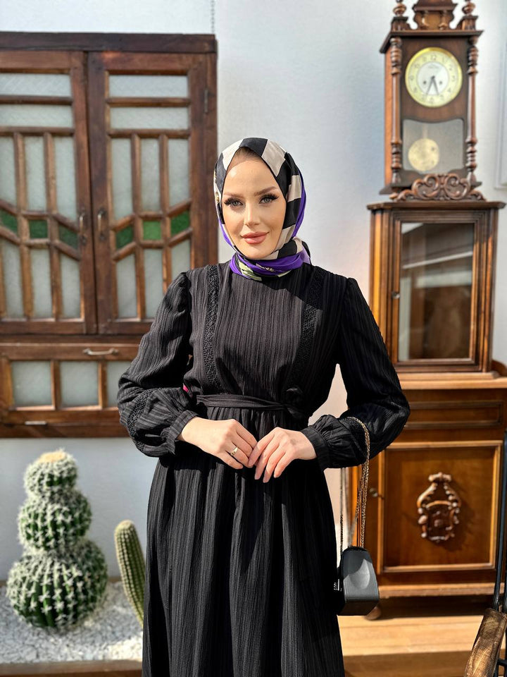 فستان بلونين أسود وأبيض